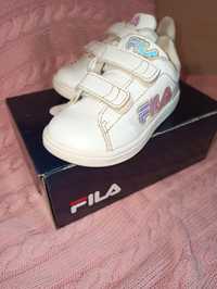Buty sportowe dla dziewczynki  FILA 23