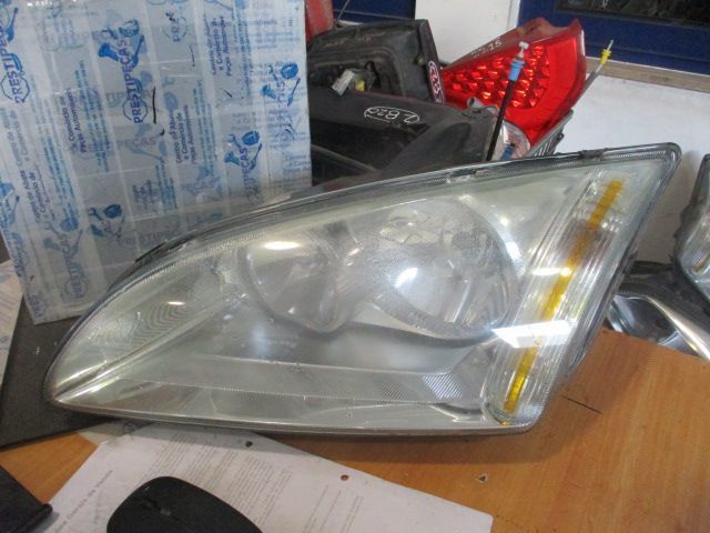 Farol Far1469 FORD FOCUS 2 FASE 1 2005 1.8TDCI 115CV 5P CINZENTO  ESQ H7 + H1