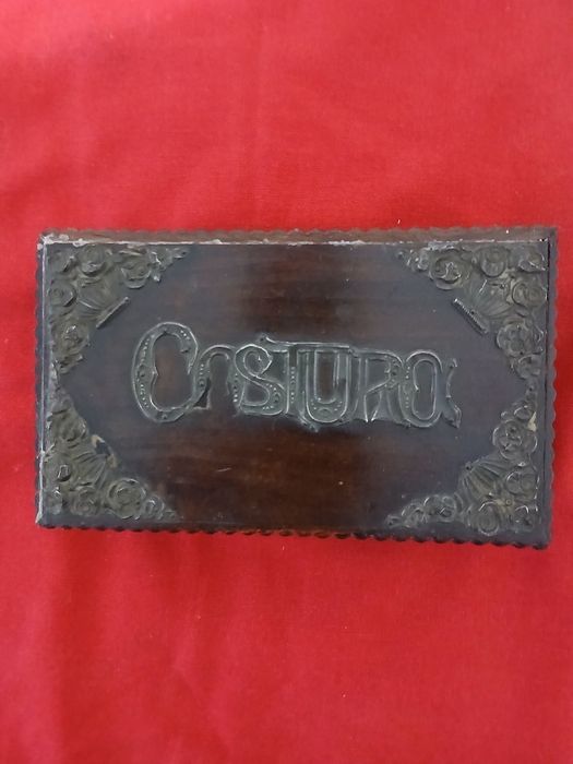 Caixa em Pau Santo com aplicações Prata