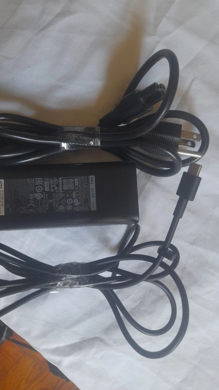 Vendo carregador original da Dell de 65W.