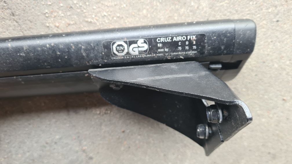 Bagażnik dachowy Cruz Airo Fix