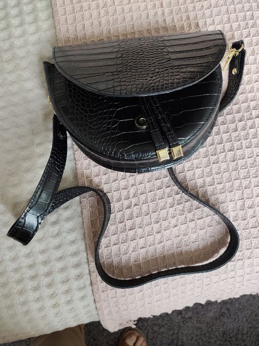 Torebka skórzana  czarna  na ramię