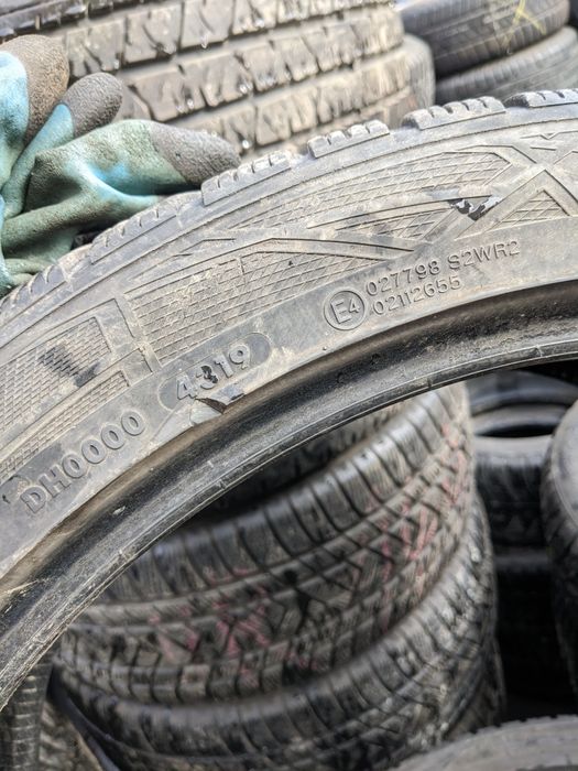 255/40R21 Vredestein 2019рік зима