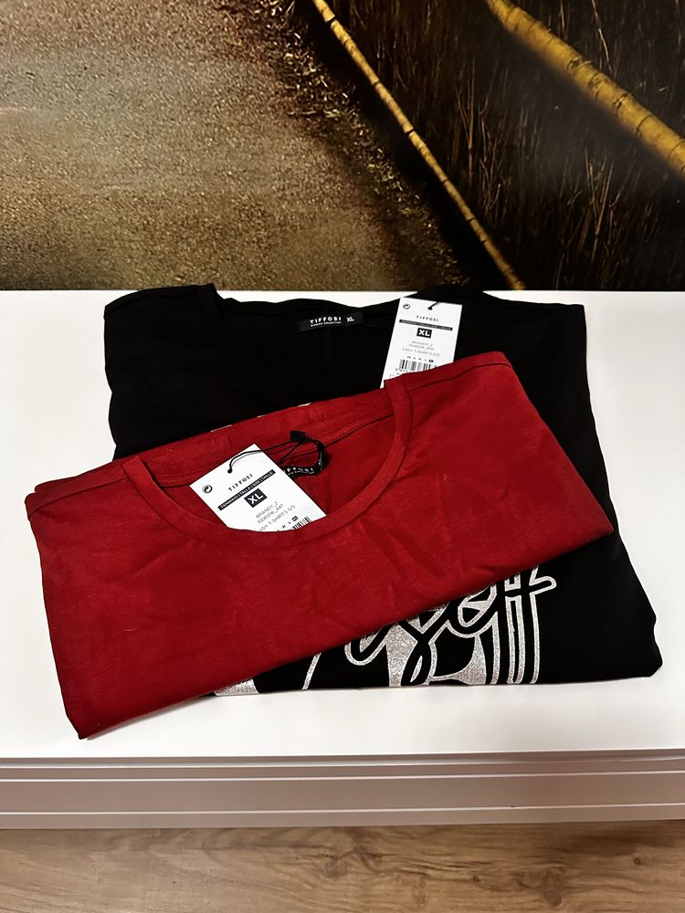 Duas T-shirts novas da Tiffosi (XL)