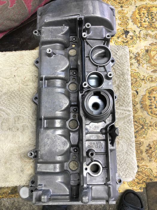 Кришка клапанів 2.2 CDI Mercedes W210 w203 w202