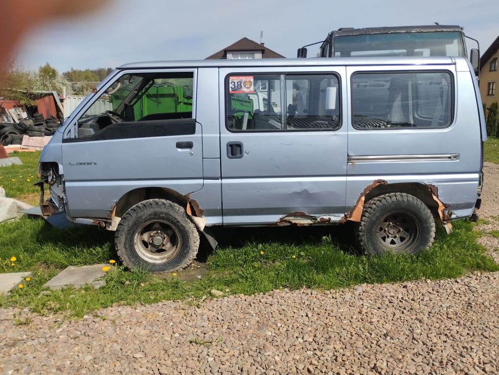 Sprzedam na części Mitsubishi L300 silnik 2.5 turbo diesel