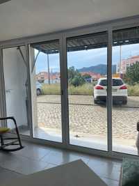 Garagem à venda na rua Centro Social, 56 Abrunheira- Sintra