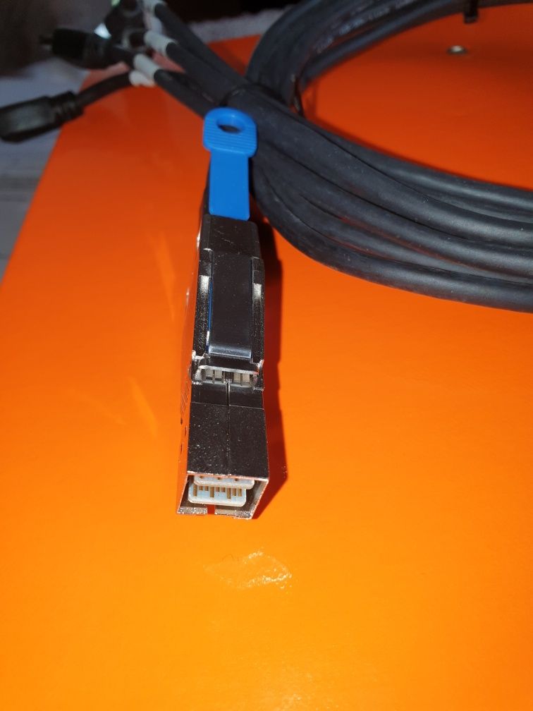 OKAZJA Microsemi Adaptec SmartHBA 2100-4i4e mozna podlaczyć 8 dysków