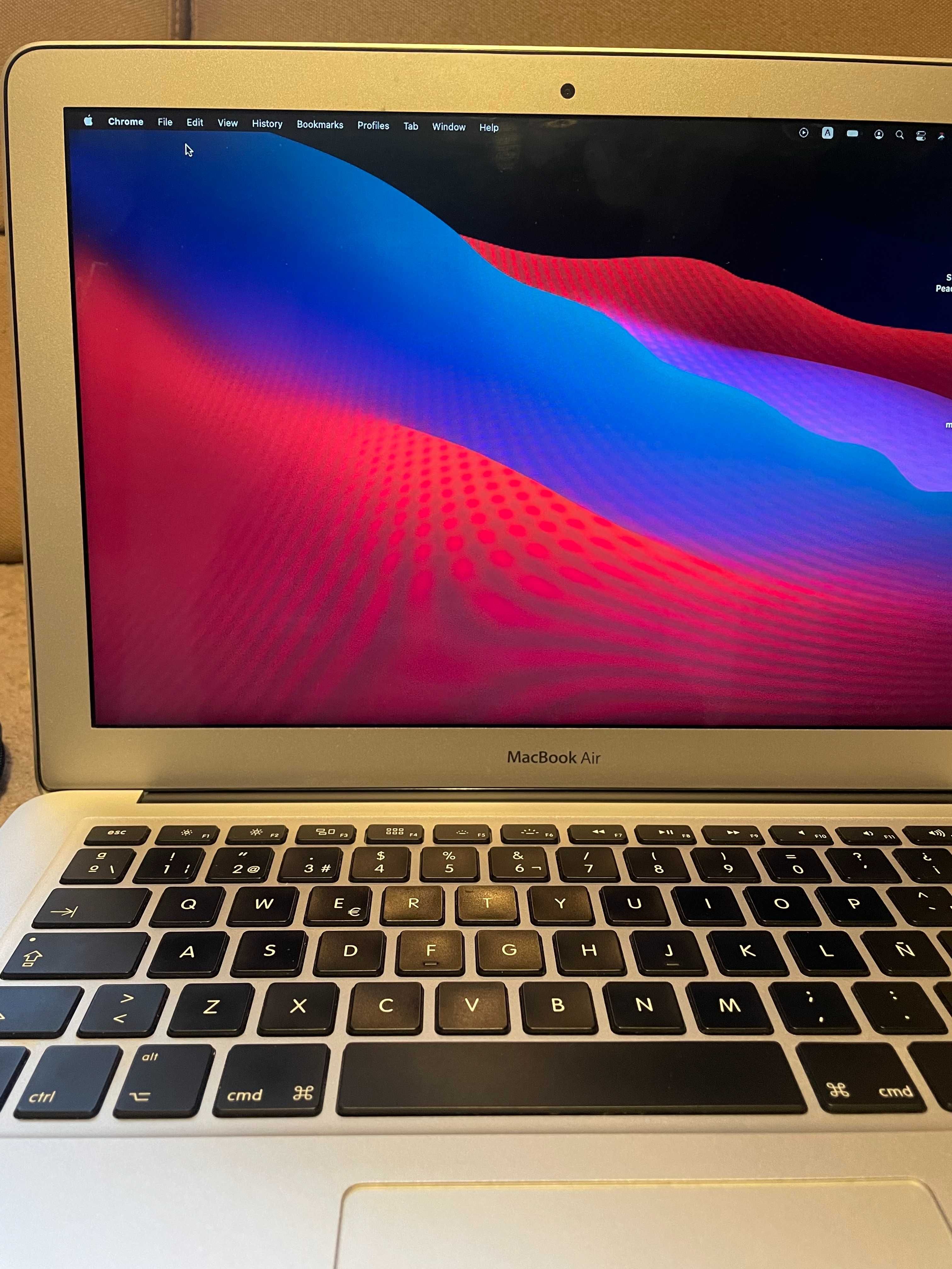 MacBook Air (13-inch, 2017) Silver; 8GB; 1,8 GHz Dual-Core