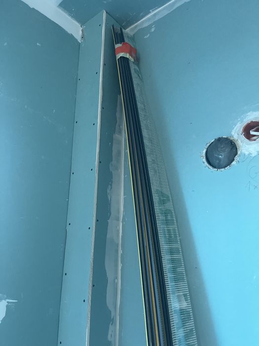 Listwa przyokienna z siatką 2,5m antracyt/grafit