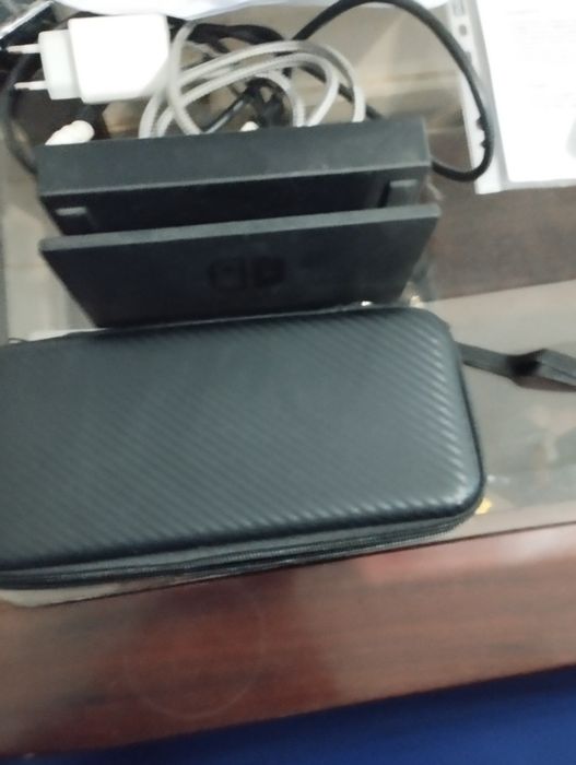 Vendo nintendo switch v1 desbloqueavel por software ou troco por Xbox