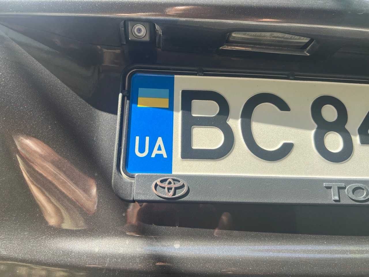 Продам TOYTA PRIUS V 2014
