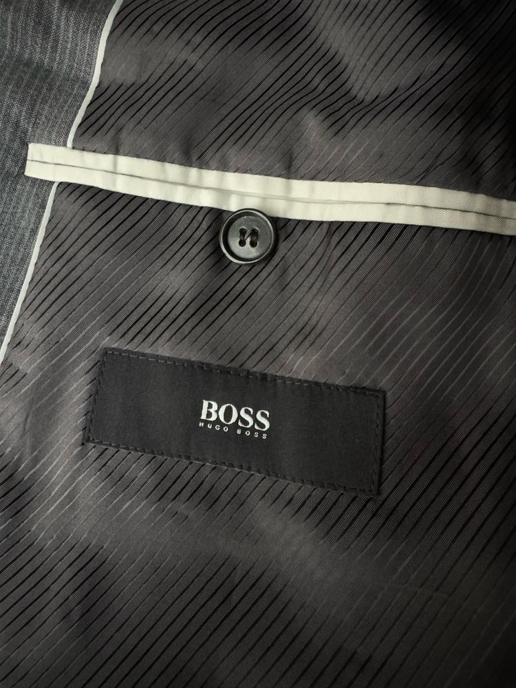 Hugo Boss wełniana marynarka 48