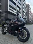 Honda CBR HONDA CBR650R e-clutch (2025)!
