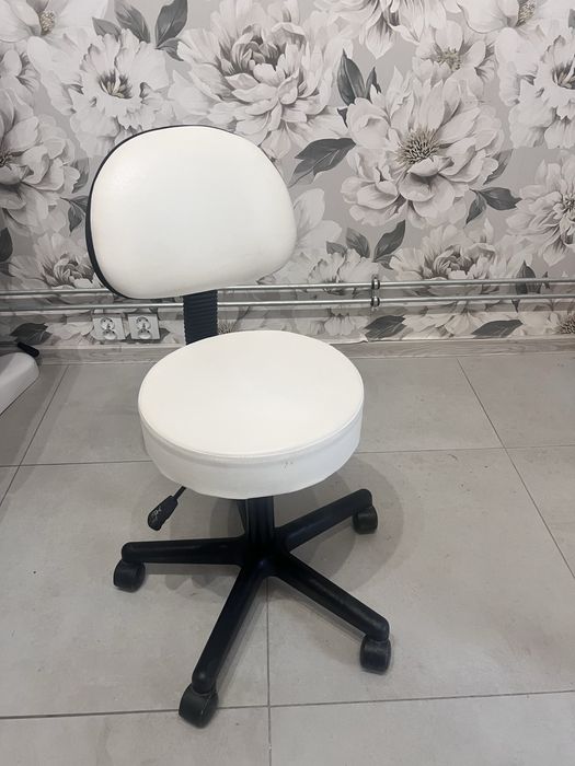 Fotel kosmetyczny / biurowy