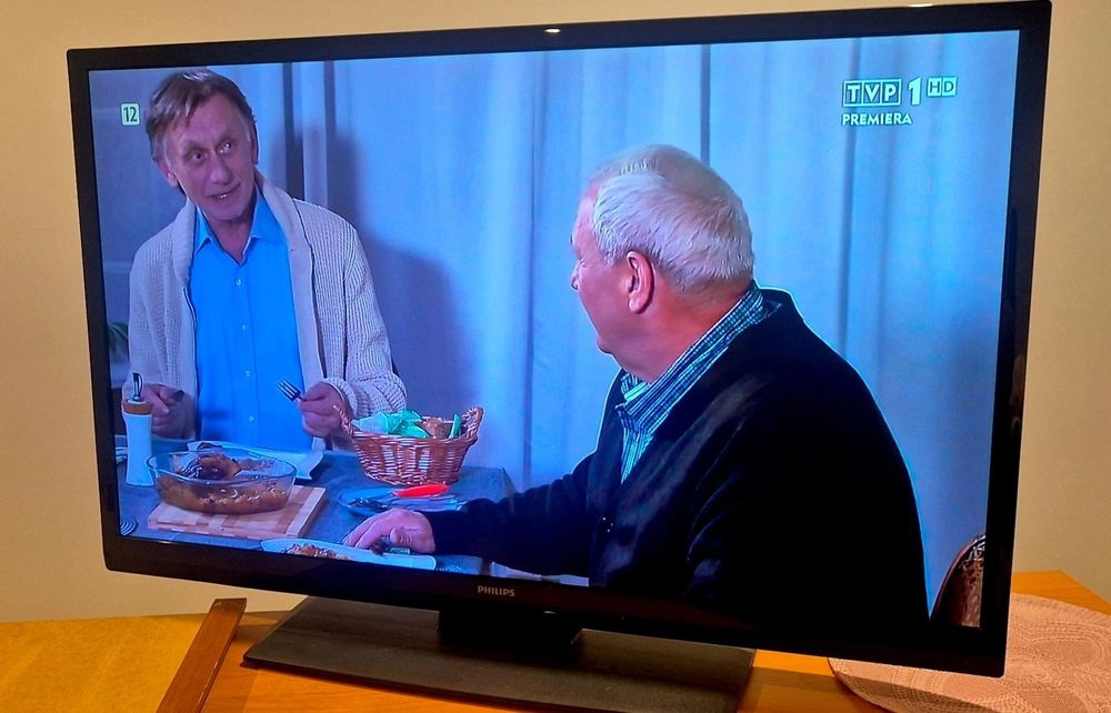 Tv philips 42 cale stan idelany telewizor płaski