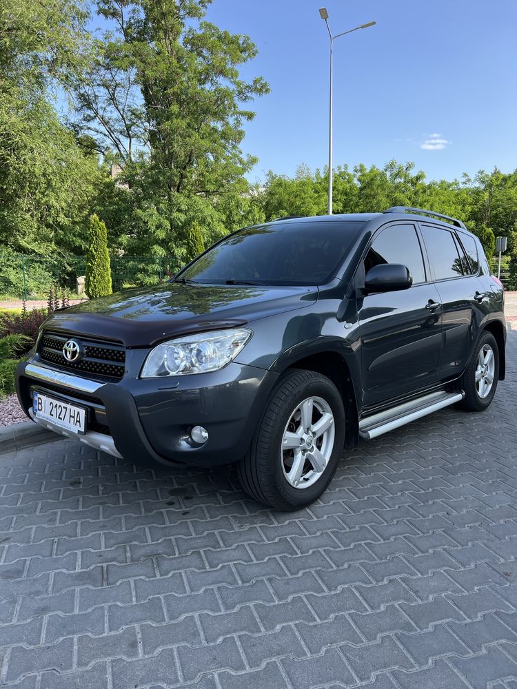 Продам Tayota Rav 4
