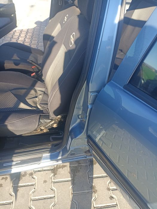 Продам авто технічно і візуально у доброму стані.