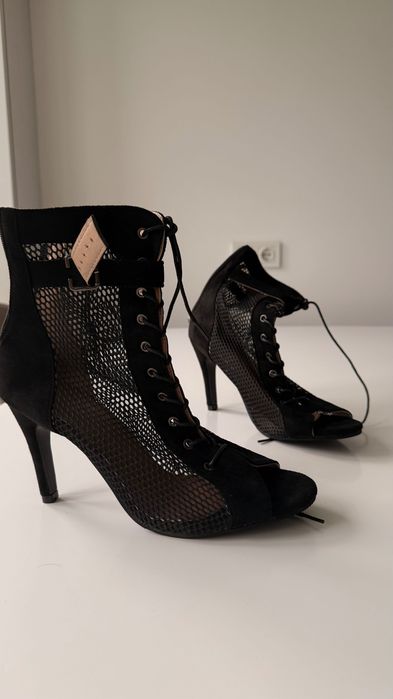 Продаю нові чорні туфлі для танців heels (хілс)