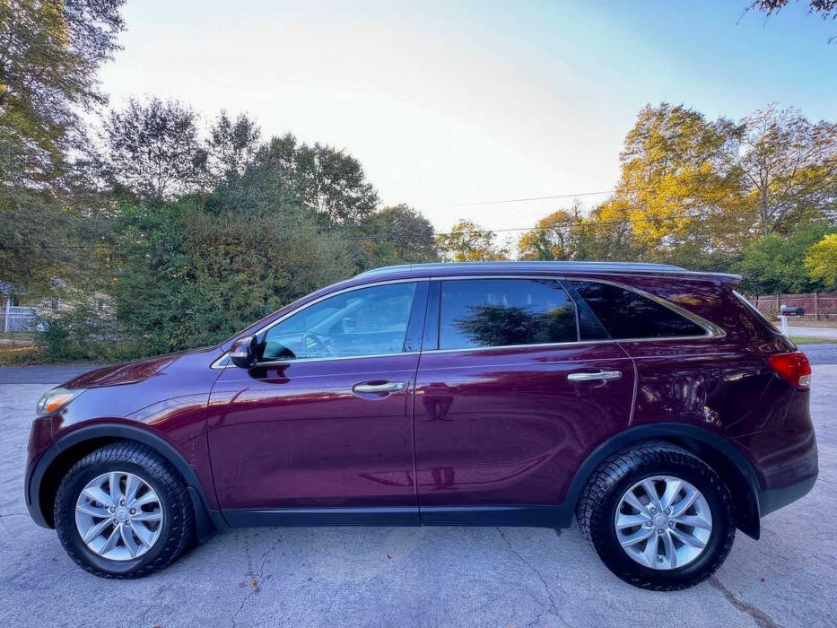 Kia Sorento LX      2017