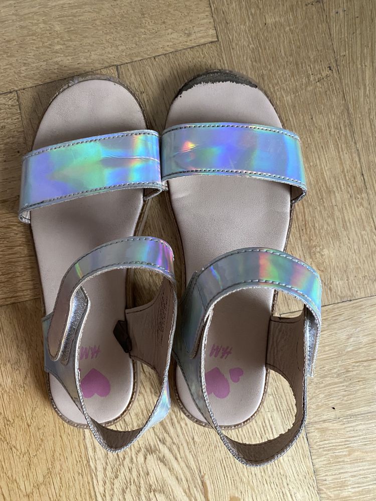 Sandały H&M holograficzne r. 31