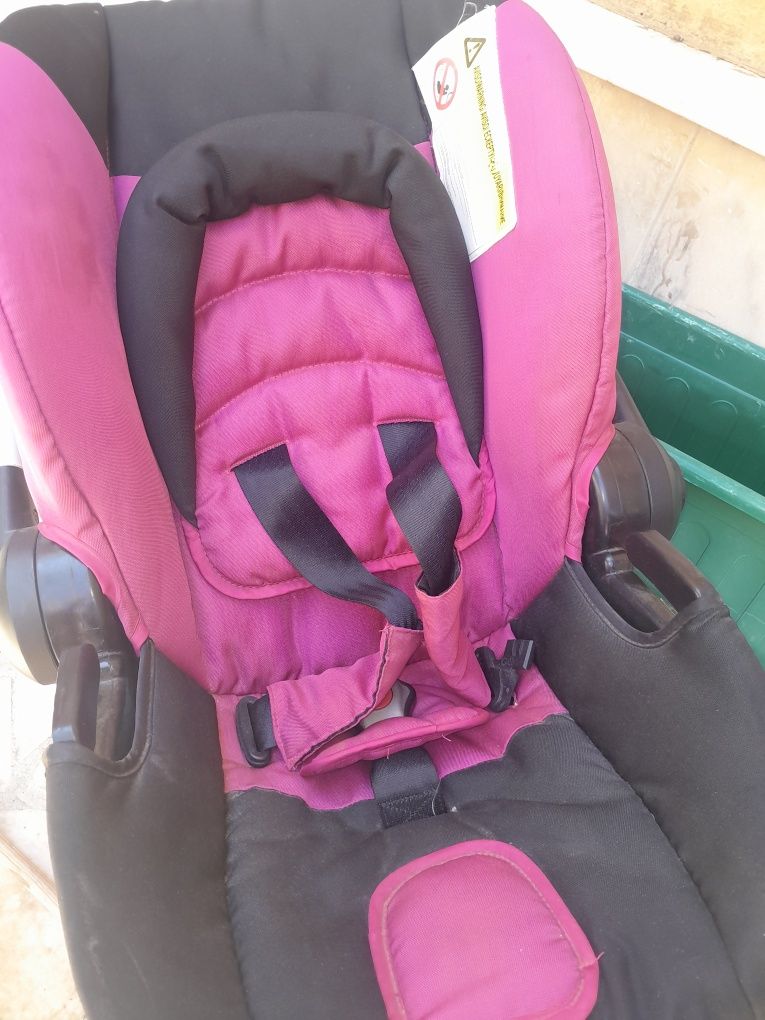 Cadeira auto bebe estado novo 10€
