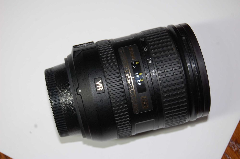 Продам об"єктив Nikon 16-85 3,5-5,6 G ED (DX)
