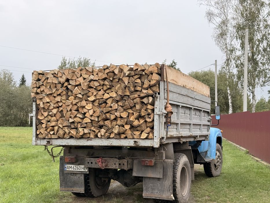 Продаєм дрова порубані різних порід в різих обʼмах