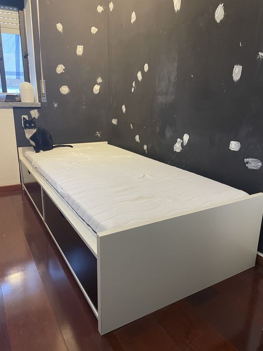 Cama com gavetas + colchao IKEA