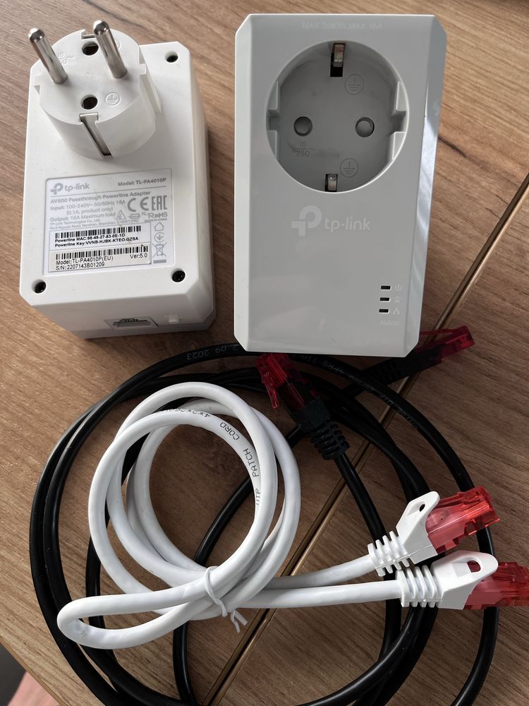 Transmiter sieciowy TP-Link TL-PA4010P
