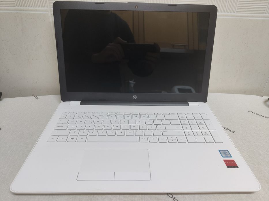 Computador portátil HP 15-bs011np