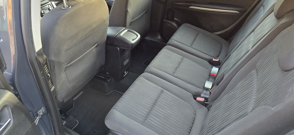 Śliczna Zafira 7osobowa Hak Grzana kierownica