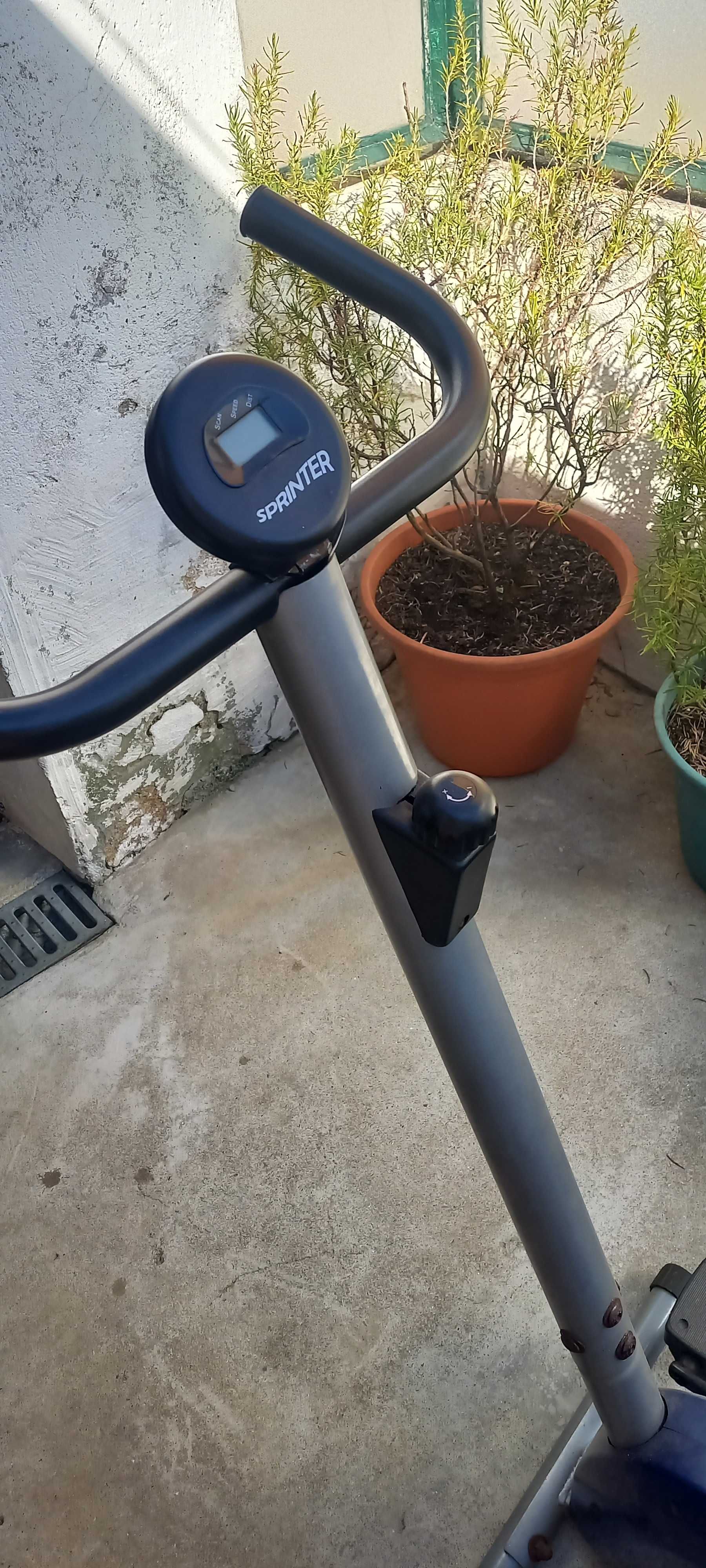 Bicicleta fixa de manutenção