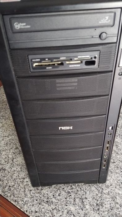 Caixa torre de pc