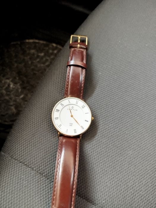 Relógio quase novo de estilo