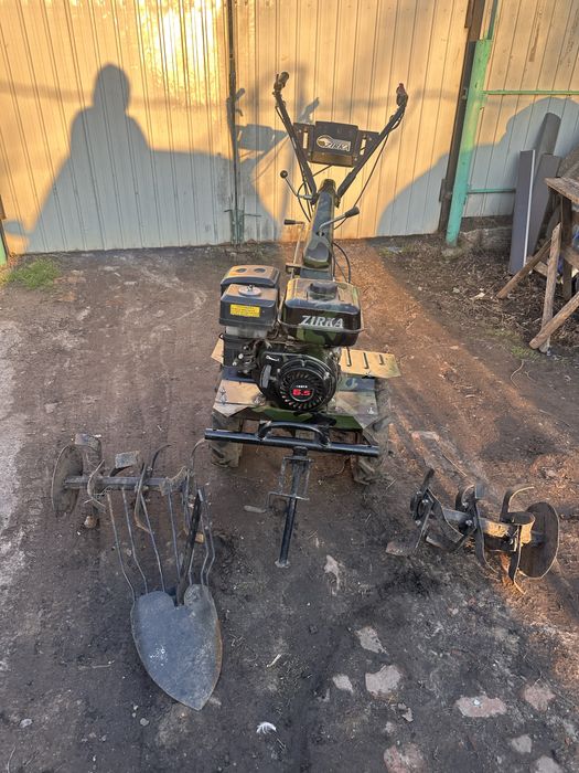 Срочно Мотоблок 7 кс бензин з приладдям