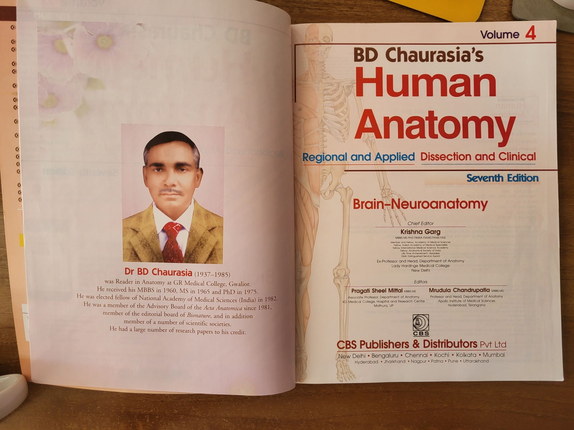 Анатомія людини (книга 1,2,3,4) Human Anatomy (volume 1,2,3,4) 
Анатом