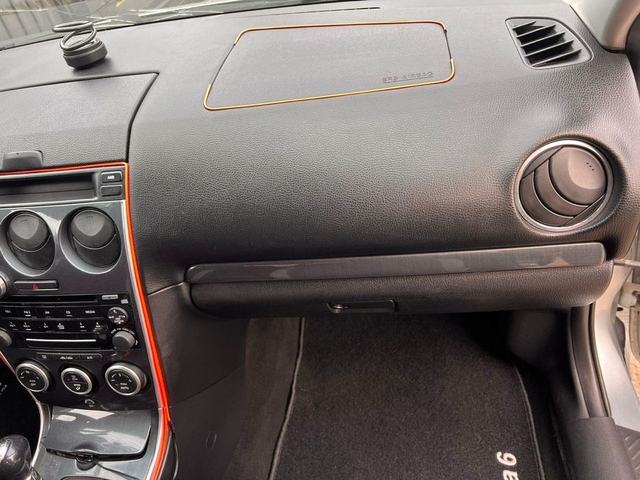 Mazda 6  2006 року