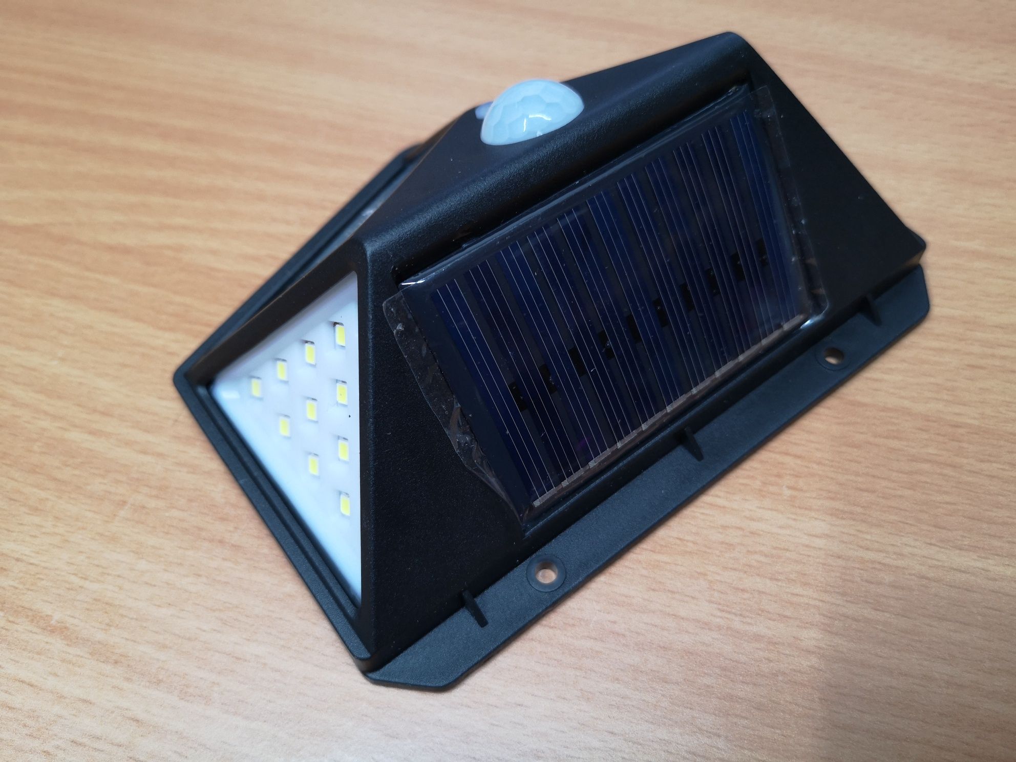Luz solar para exterior com sensor de movimento 100 LEDs (NOVA)