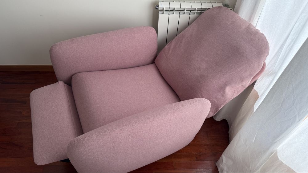 sofa poltrona reclinável rosa