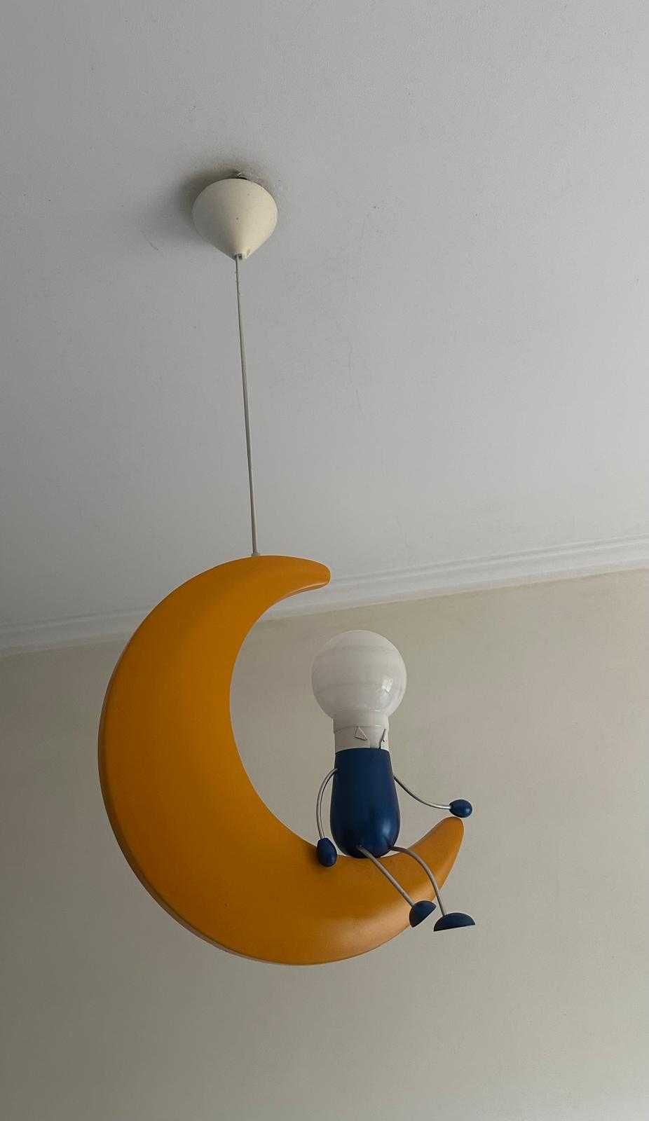 Candeeiro teto quarto de criança