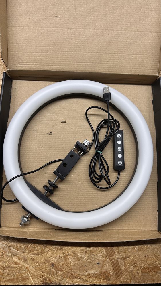 Lampa led rgb ring pierscieniowa z uchwytem na smartfon