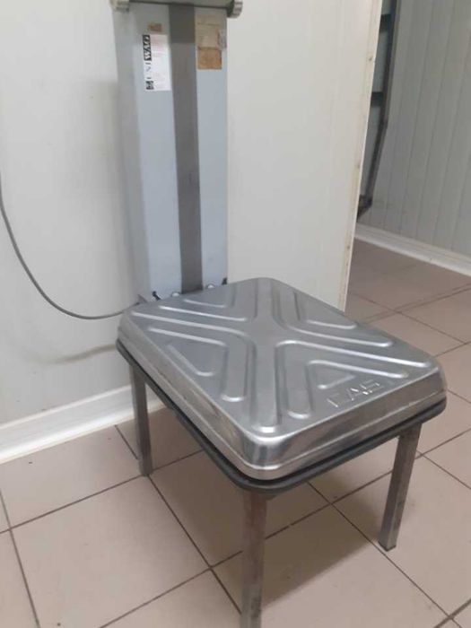 Waga Elektroniczna CAS. 150 kg.