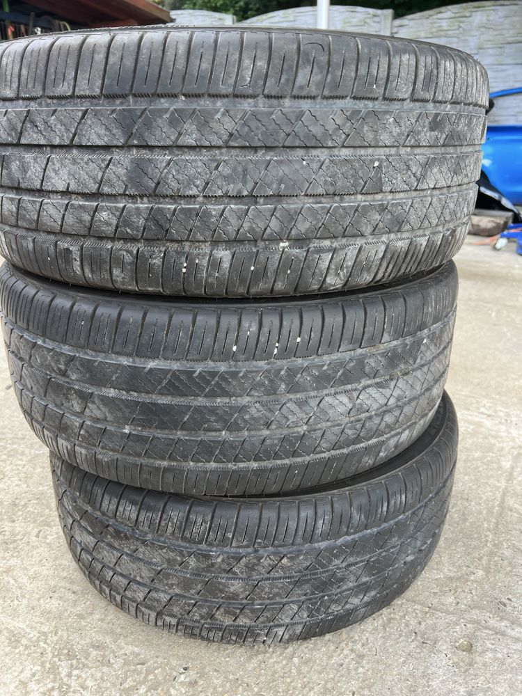 Opona Bridgestone 245/45/19