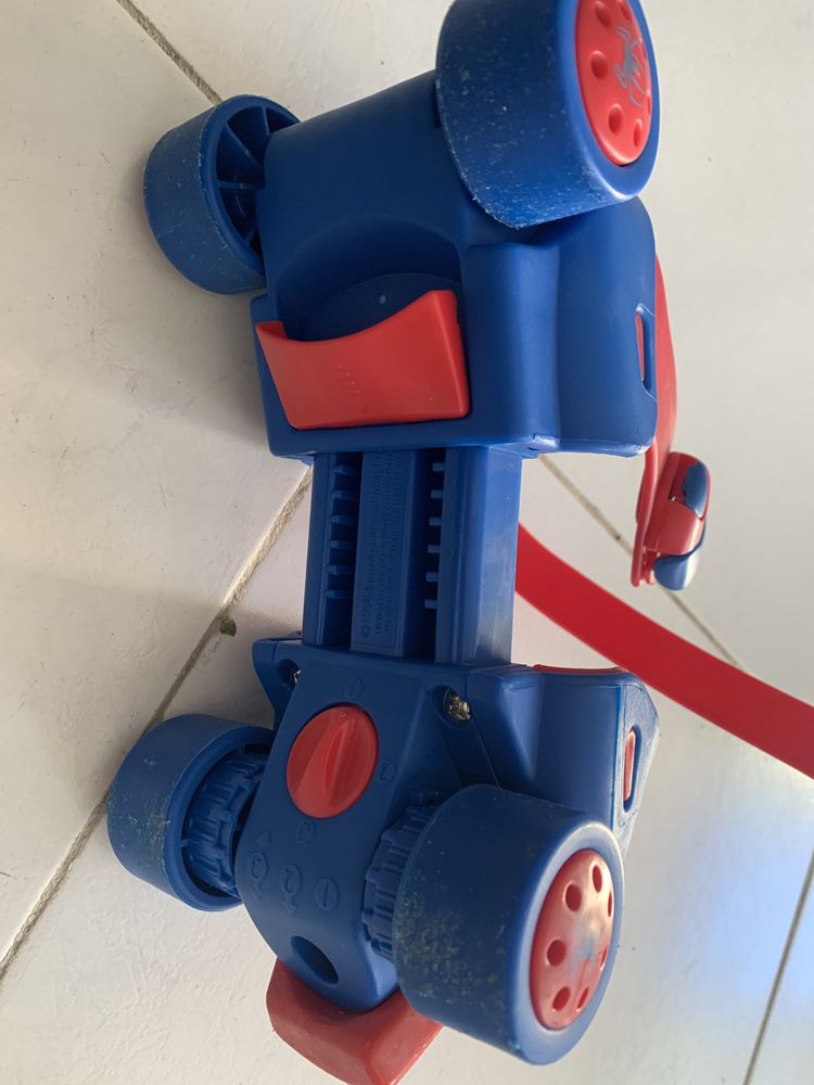 Patins homem aranha