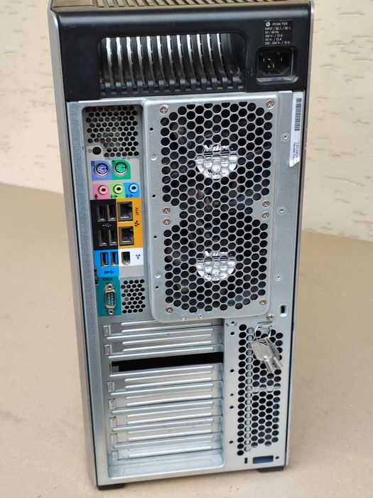Робоча станція HP Z820 Dual Xeon E5 2640 / 64Gb Ram / БП 1125 Ват
