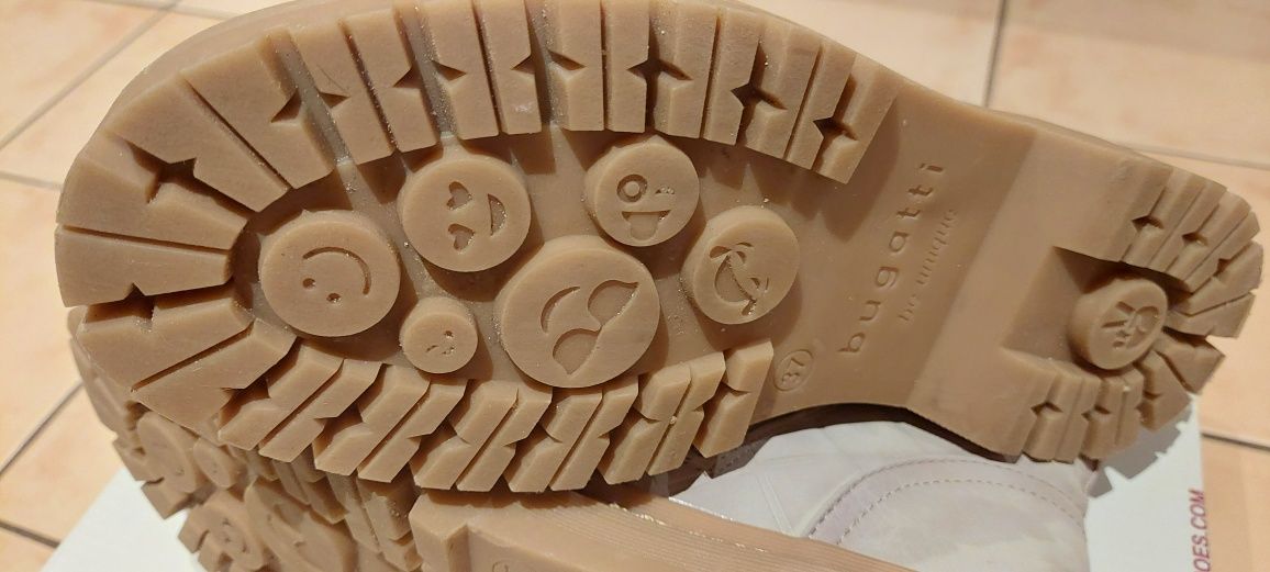 Buty zimowe damskie Bugatti rozmiar 37