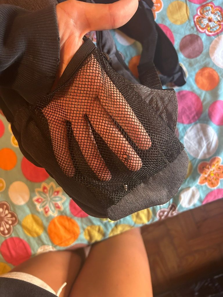Mochila de computador HP preta.