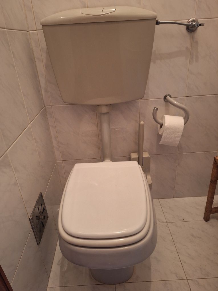 Conjunto lavatório e sanita
