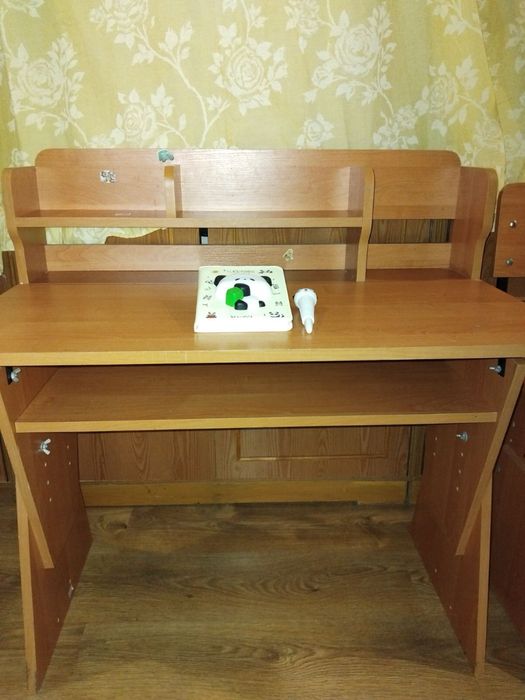 Учнівська парта з стільцем